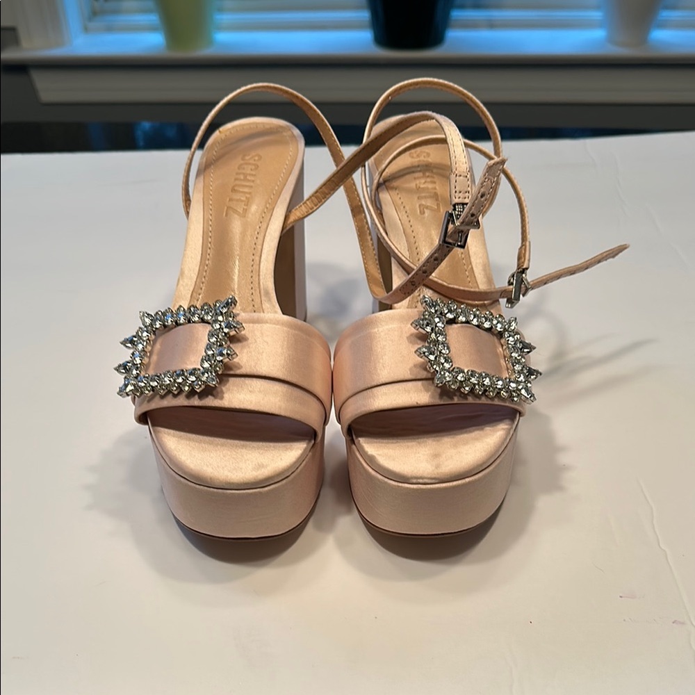 Women dress shoe